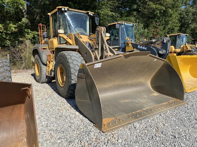 Image of Volvo L110H equipment image 3