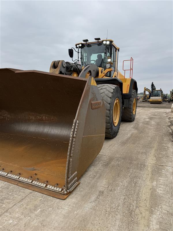 Image of Volvo L260H equipment image 2