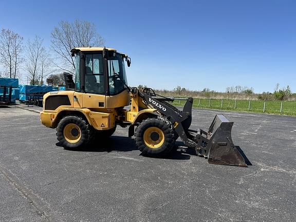 Image of Volvo L30G equipment image 3