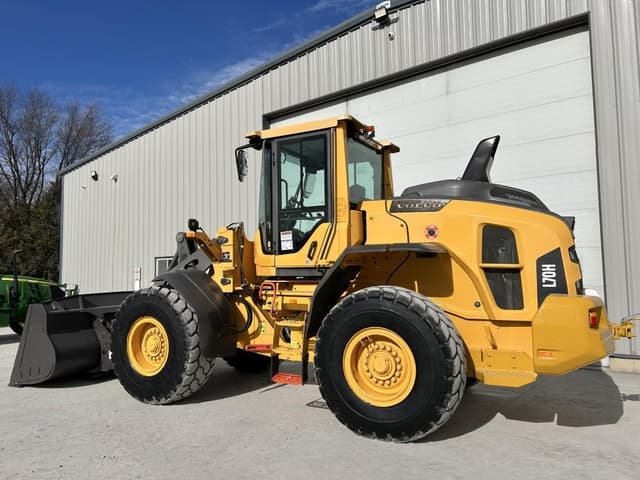 Image of Volvo L70H equipment image 4