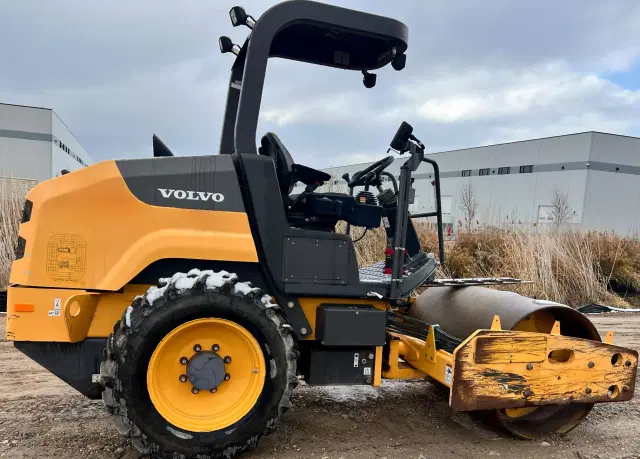 Image of Volvo SD45D equipment image 4