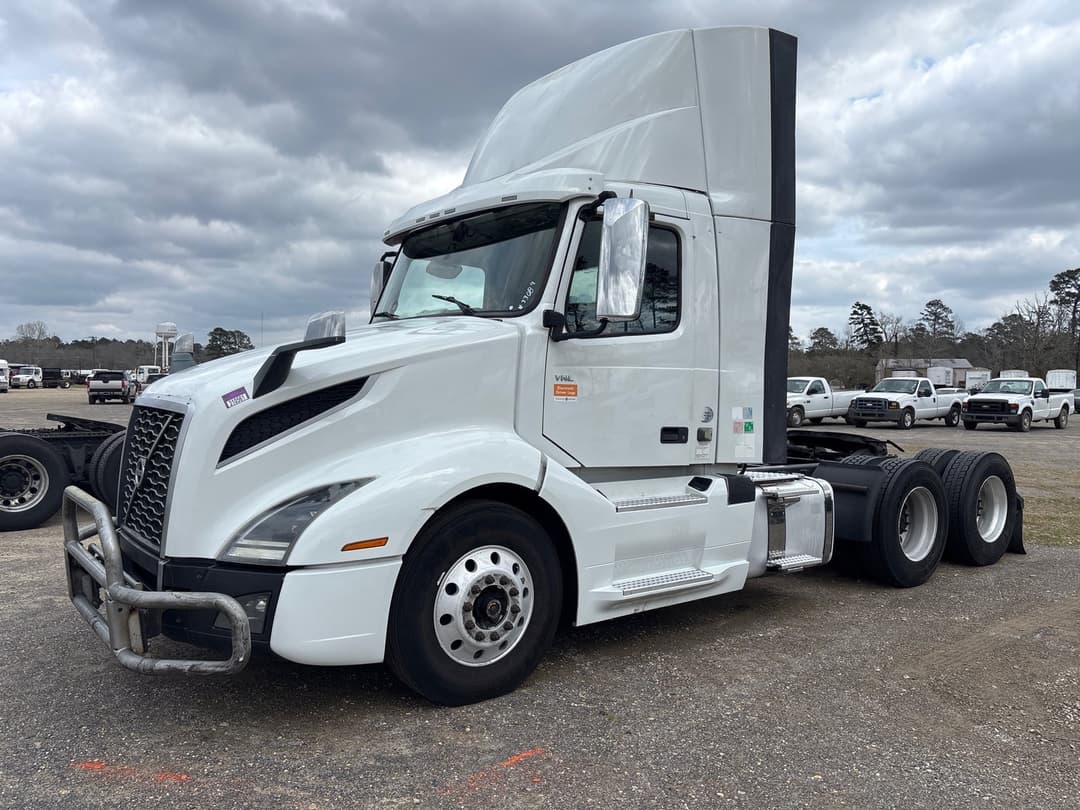 Image of Volvo VNL Primary image