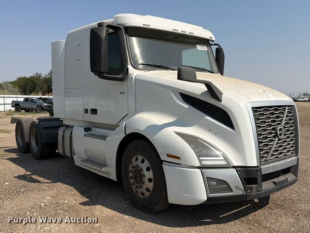 Image of Volvo VNL equipment image 2