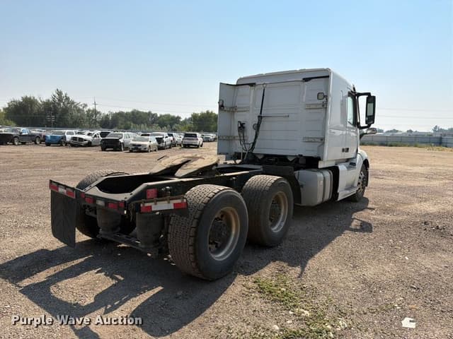 Image of Volvo VNL equipment image 4