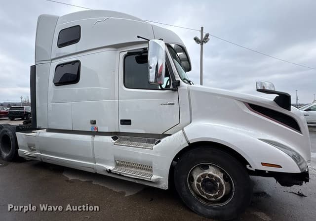 Image of Volvo VNL equipment image 3