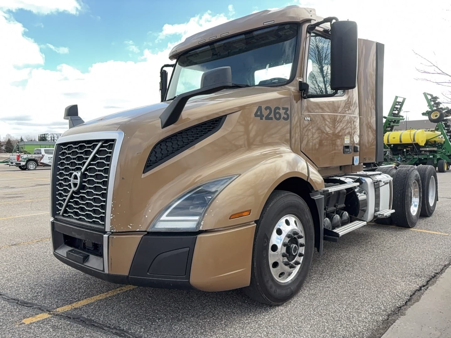 2019 Volvo VNL300 Equipment Image0