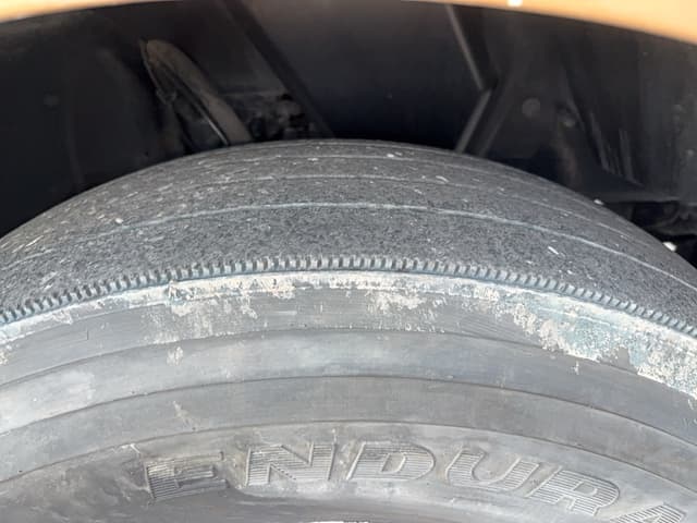 Image of Volvo VNL300 equipment image 4