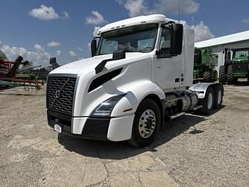 2019 Volvo VNL64T300 Equipment Image0