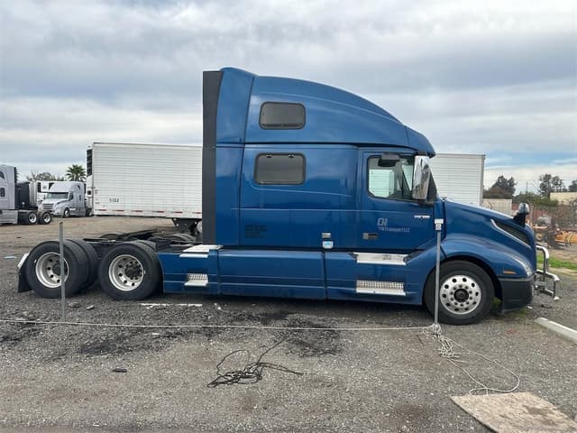 Image of Volvo VNL64T860 equipment image 3