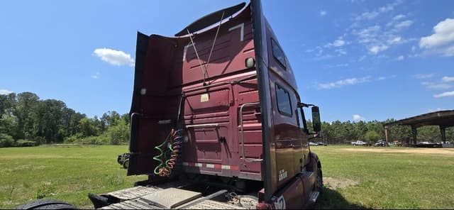 Image of Volvo VNL64T860 equipment image 3