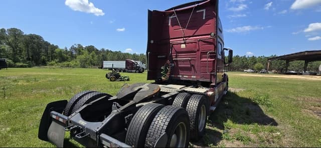 Image of Volvo VNL64T860 equipment image 4