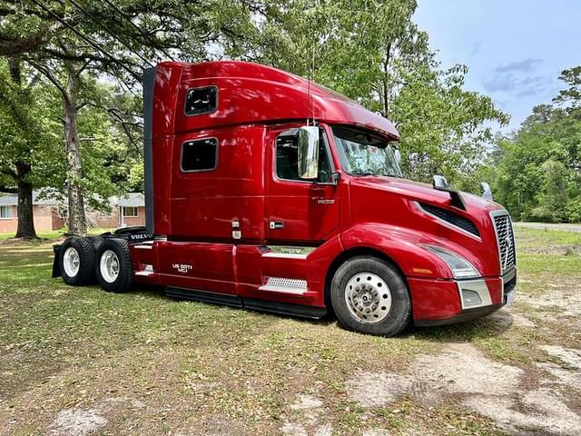 Image of Volvo VNL860 equipment image 4