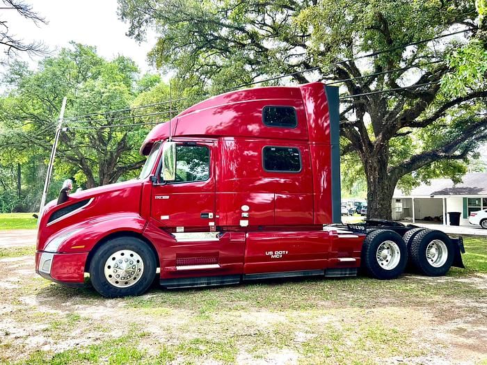 2019 Volvo VNL860 Equipment Image0