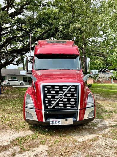 Image of Volvo VNL860 equipment image 2