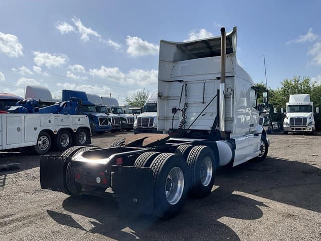 Image of Volvo VNR equipment image 4