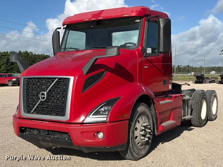 2019 Volvo VNR Equipment Image0