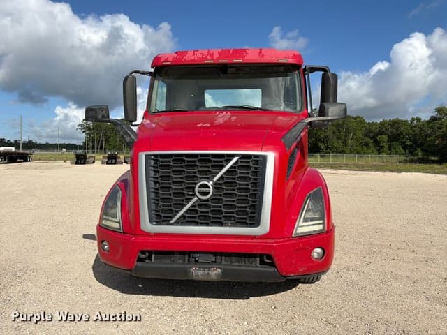 Image of Volvo VNR equipment image 1
