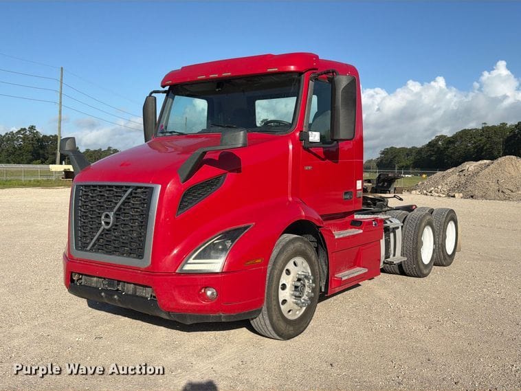 2019 Volvo VNR Equipment Image0