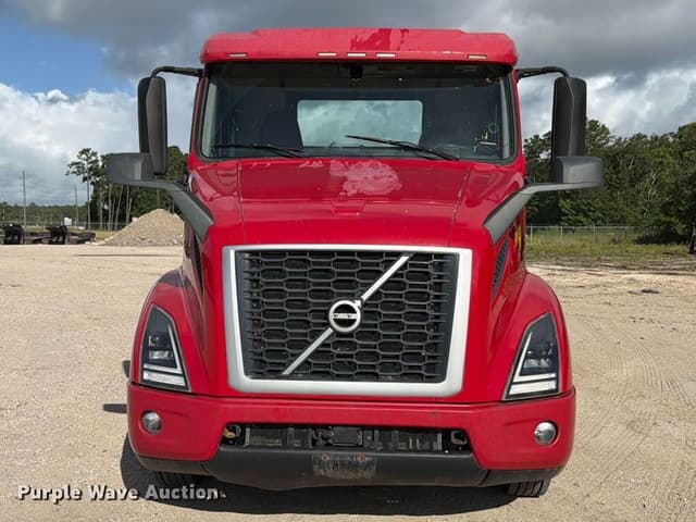 Image of Volvo VNR equipment image 1