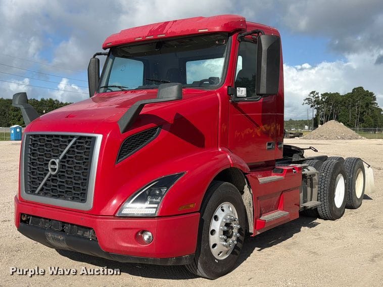 2019 Volvo VNR Equipment Image0