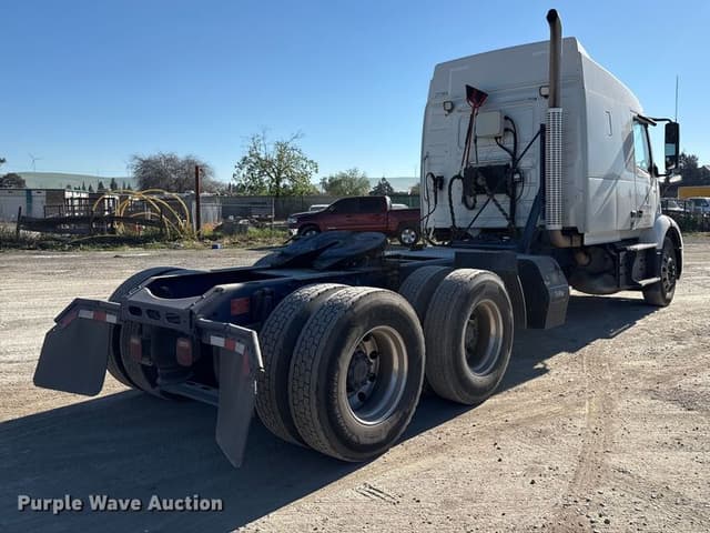 Image of Volvo VNR equipment image 4