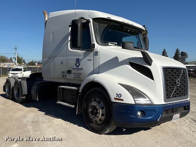 Image of Volvo VNR equipment image 2