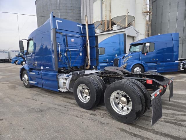 Image of Volvo VNR equipment image 2