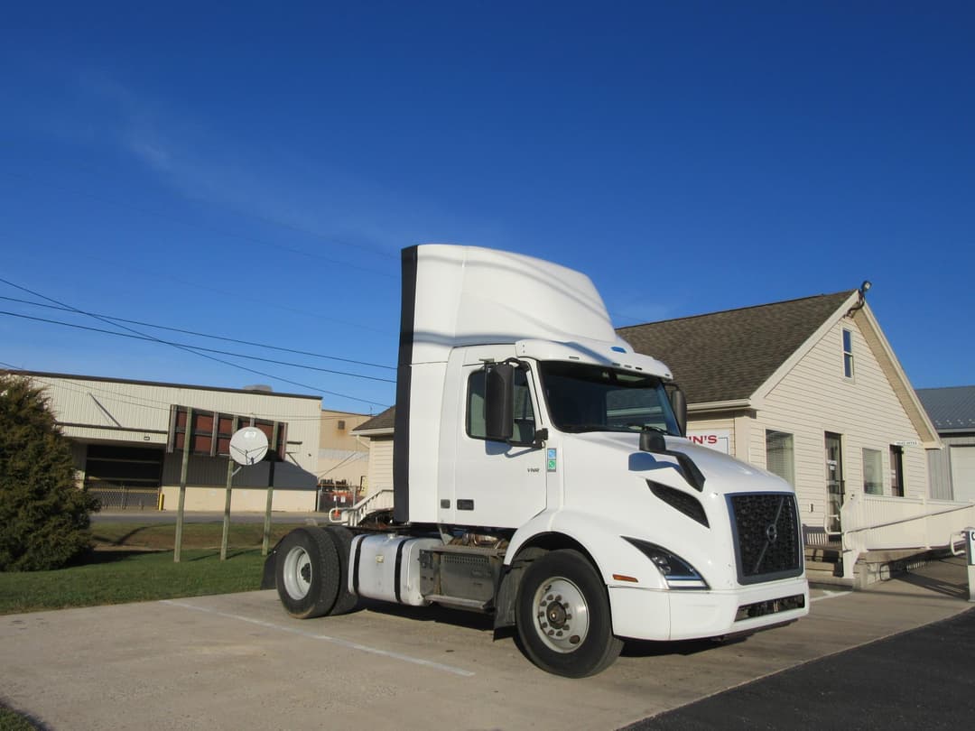 Image of Volvo VNR42T300 Primary Image