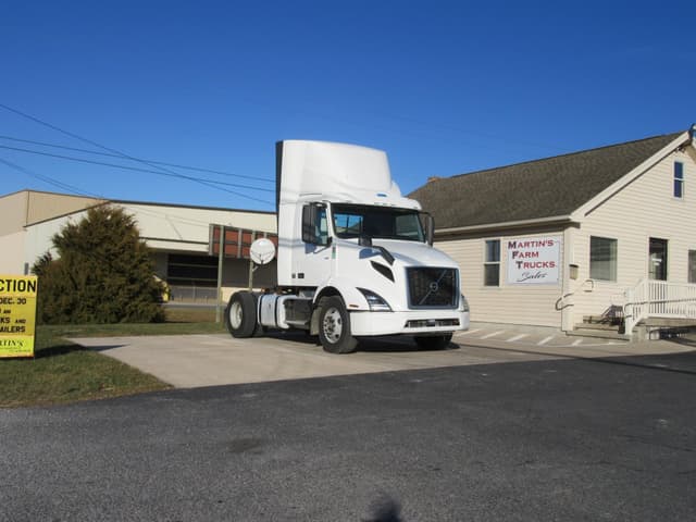 Image of Volvo VNR42T300 equipment image 1