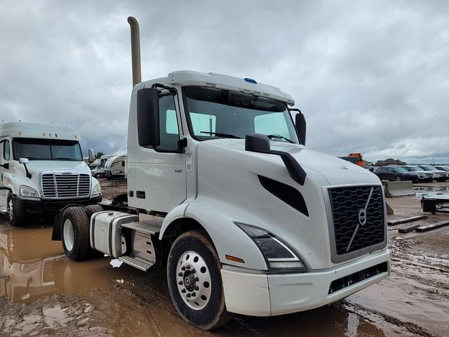 Image of Volvo VNR64T equipment image 1