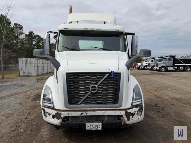 Image of Volvo VNR64T equipment image 1