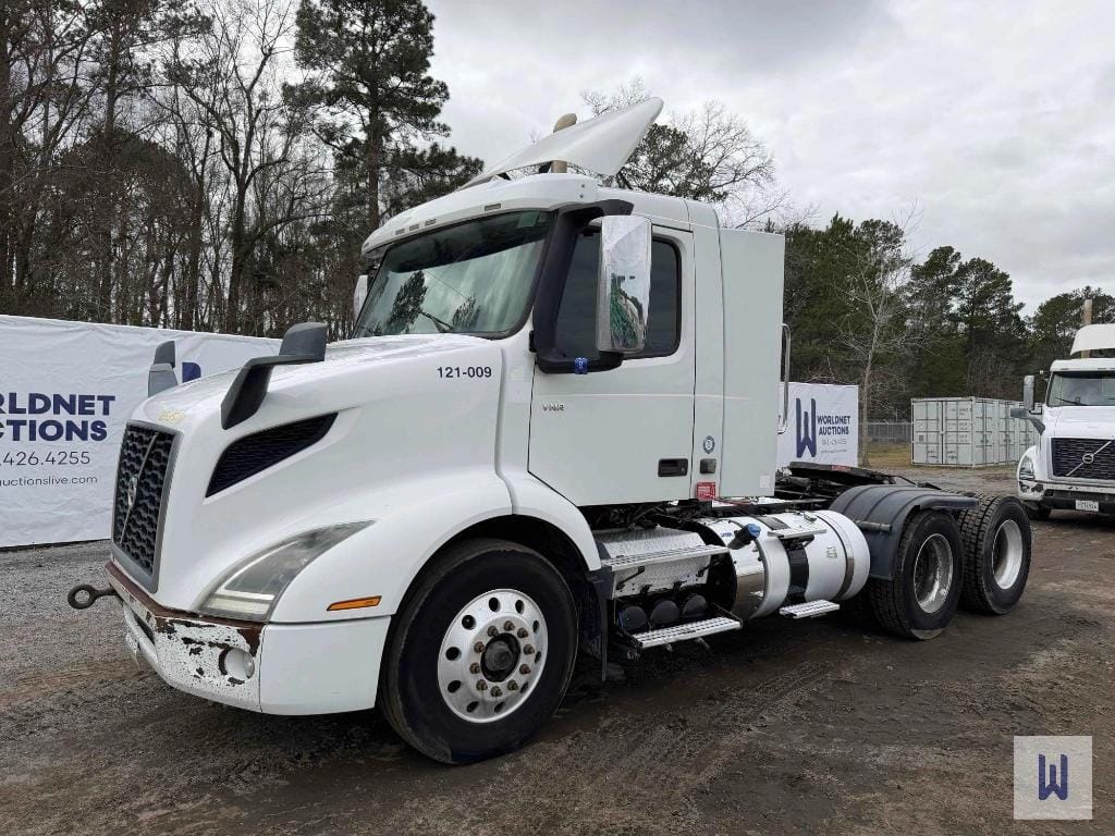 2019 Volvo VNR64T Equipment Image0