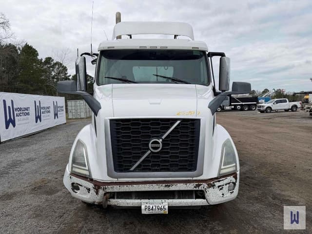 Image of Volvo VNR64T equipment image 1
