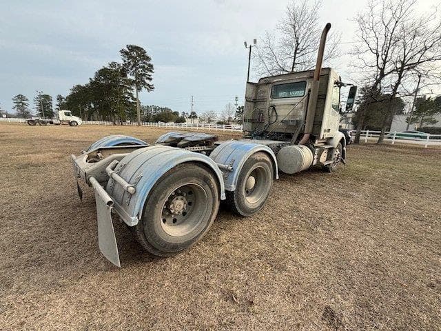 Image of Volvo VNR64T300 equipment image 4