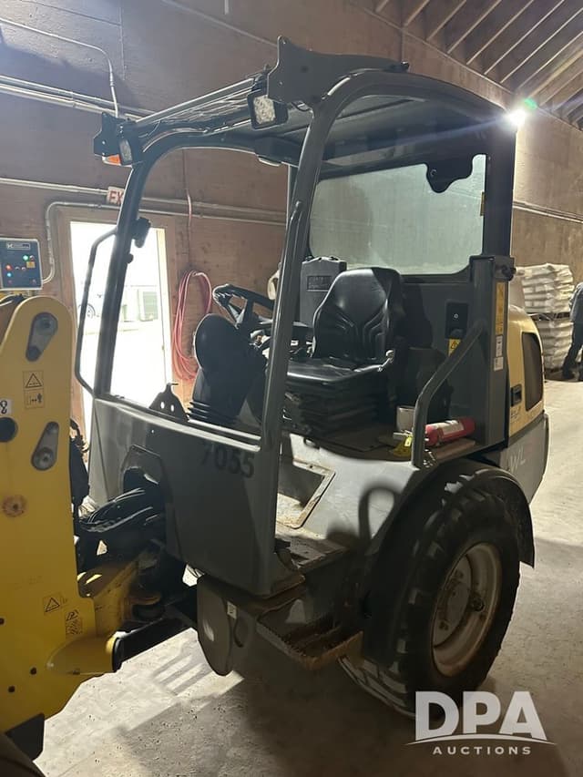 Image of Wacker Neuson WL34 equipment image 4