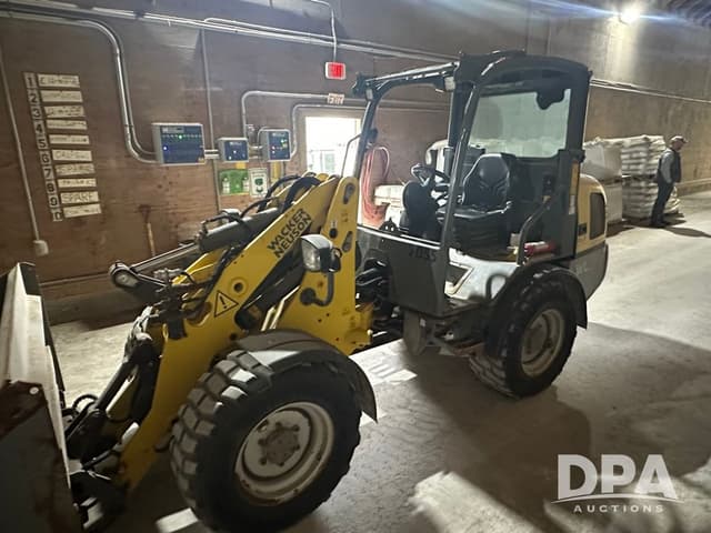 Image of Wacker Neuson WL34 equipment image 2