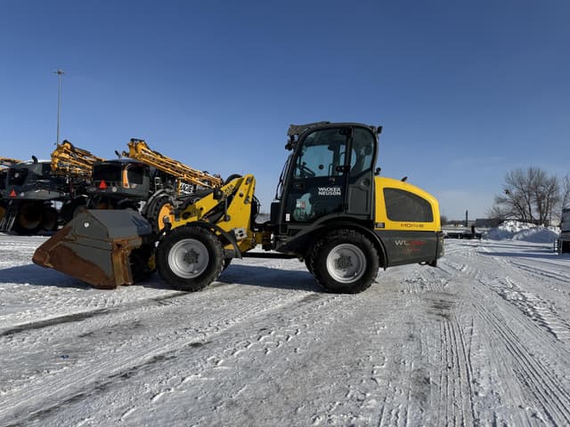 Image of Wacker Neuson WL38 equipment image 2