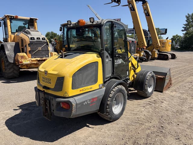 Image of Wacker Neuson WL38 equipment image 3