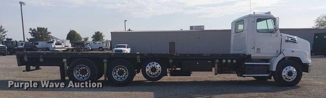 Image of Western Star 4700 equipment image 3