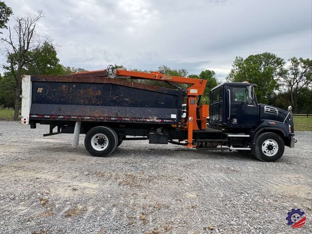 Image of Western Star 4700 equipment image 4