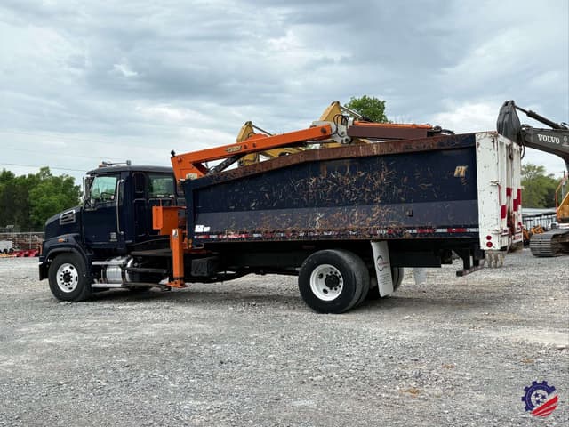 Image of Western Star 4700 equipment image 2