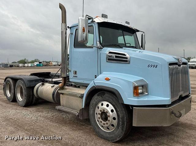 Image of Western Star 4700 equipment image 2