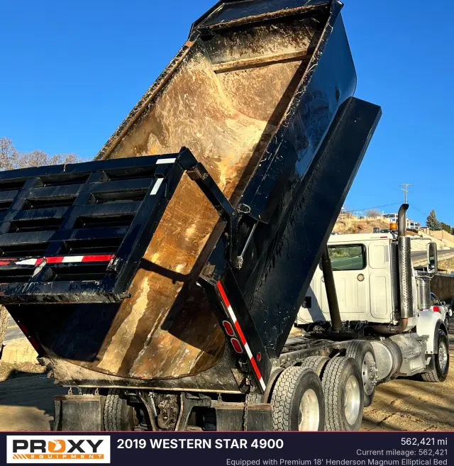 Image of Western Star 4900 equipment image 1