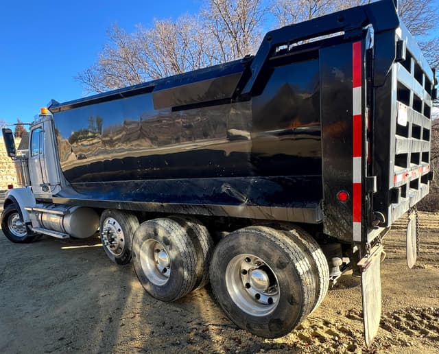 Image of Western Star 4900 equipment image 4