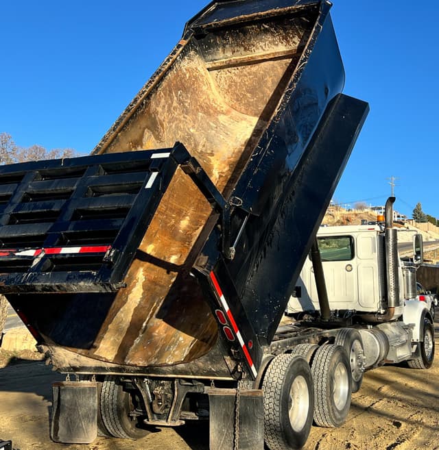 Image of Western Star 4900 equipment image 1