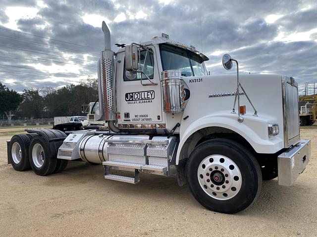 Image of Western Star 4900 equipment image 3