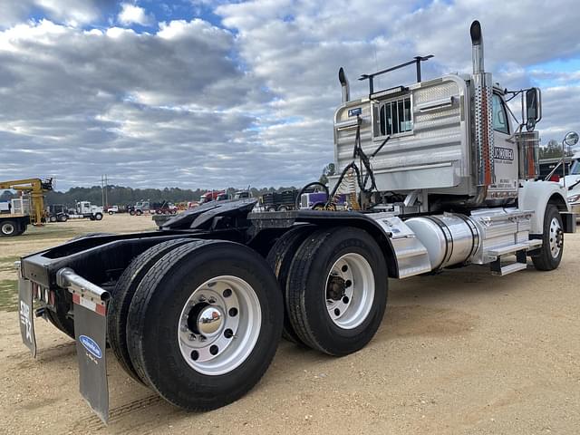 Image of Western Star 4900 equipment image 2