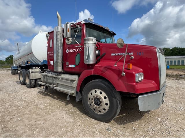 Image of Western Star 4900EX equipment image 2