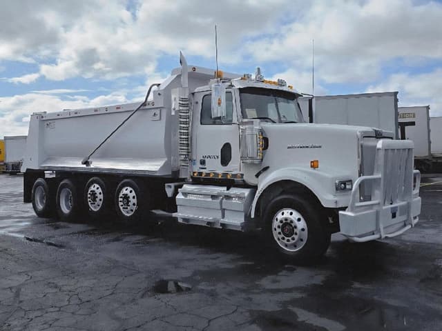 Image of Western Star 4900FA equipment image 1