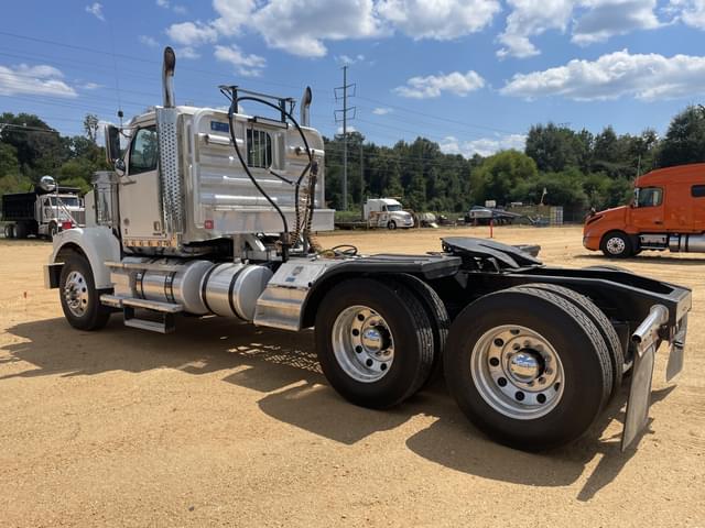 Image of Western Star W4900SF equipment image 1